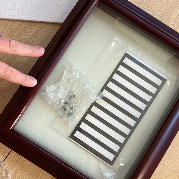 Shadow box display frame - Picture 7 of 15